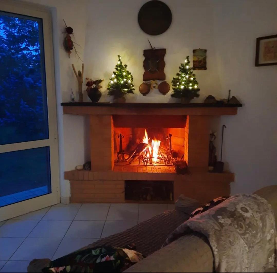 Casetta In Collina Sezze Bagian luar foto